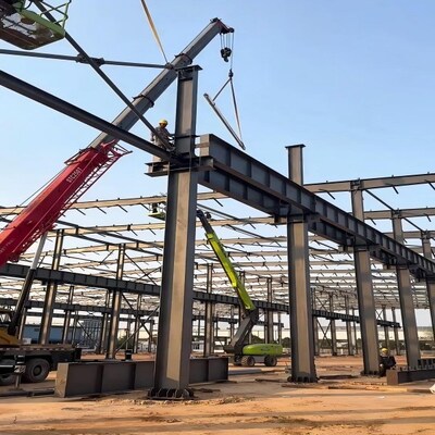 Warsztat budowlany o trwałej konstrukcji stalowej Prefabrykowany materiał prefabrykowany do budowy magazynu